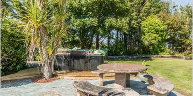 Corthna Lodge Schull Bagian luar foto