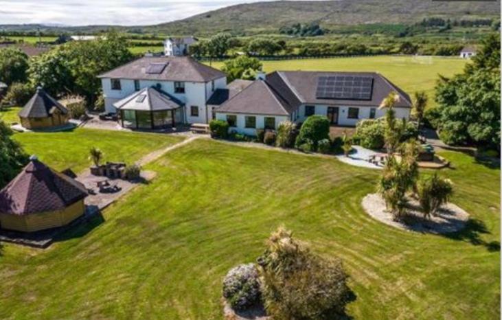 Corthna Lodge Schull Bagian luar foto