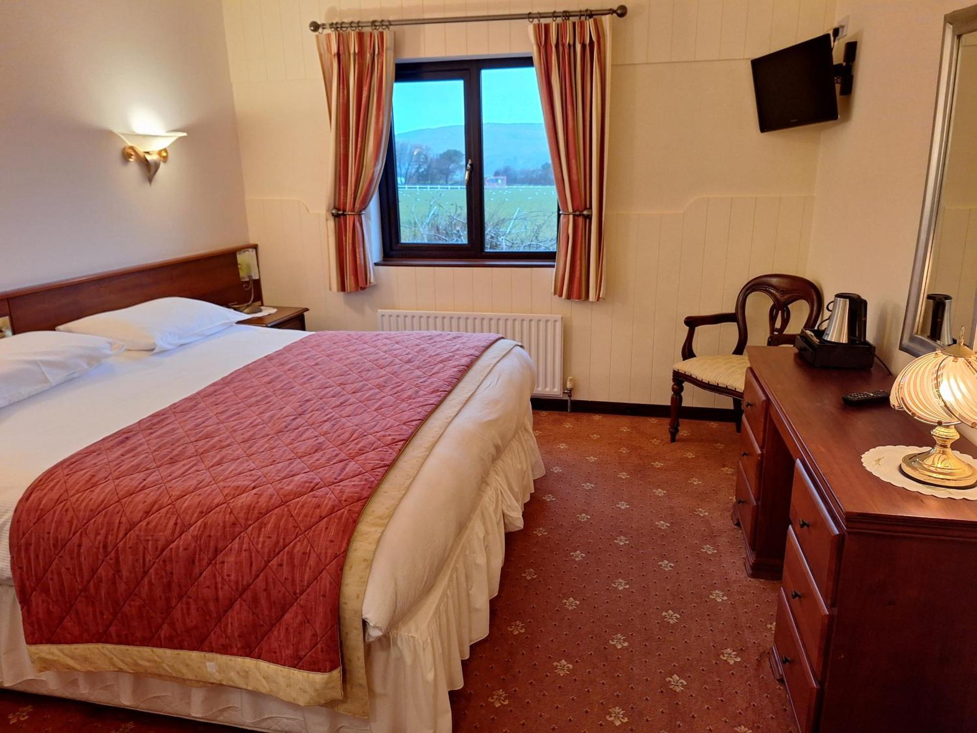 Corthna Lodge Schull Bagian luar foto