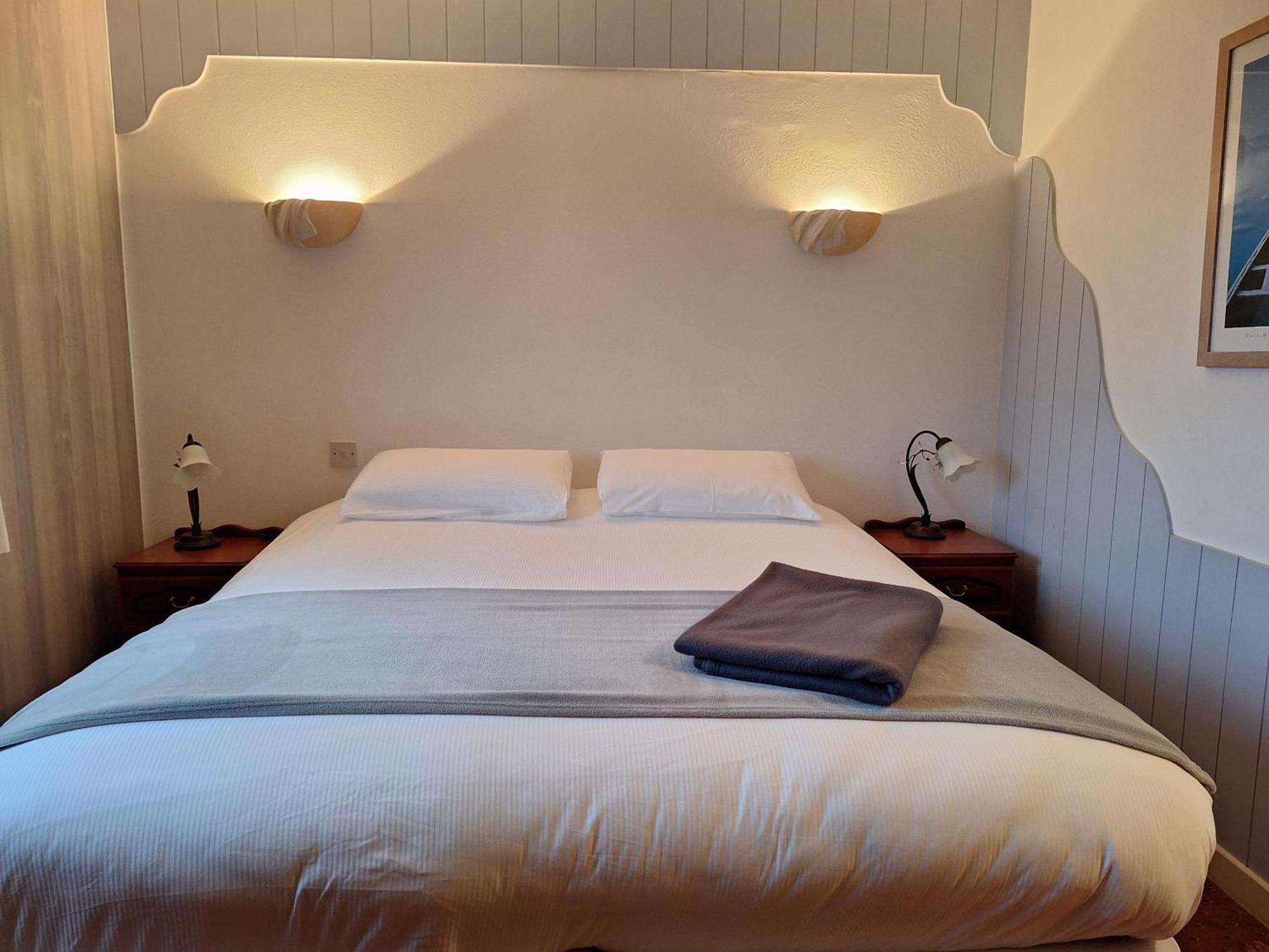 Corthna Lodge Schull Bagian luar foto