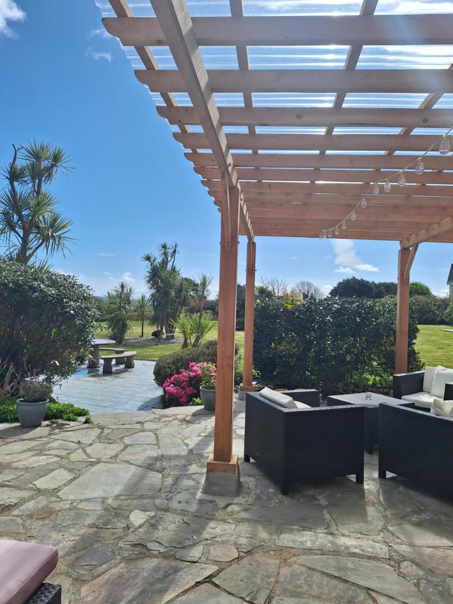 Corthna Lodge Schull Bagian luar foto